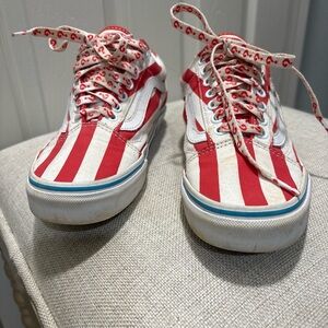 Vans Where’s Waldo “international stripes” red and white men’s size 6.5